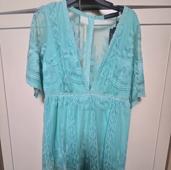 COPY - Romper - Picture 1 of 4